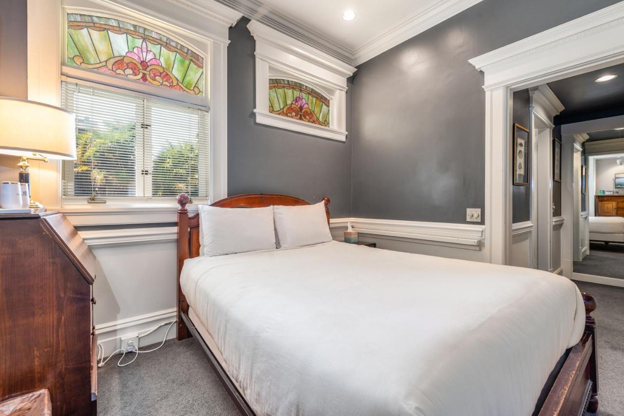 Seattle Gaslight Inn Bagian luar foto